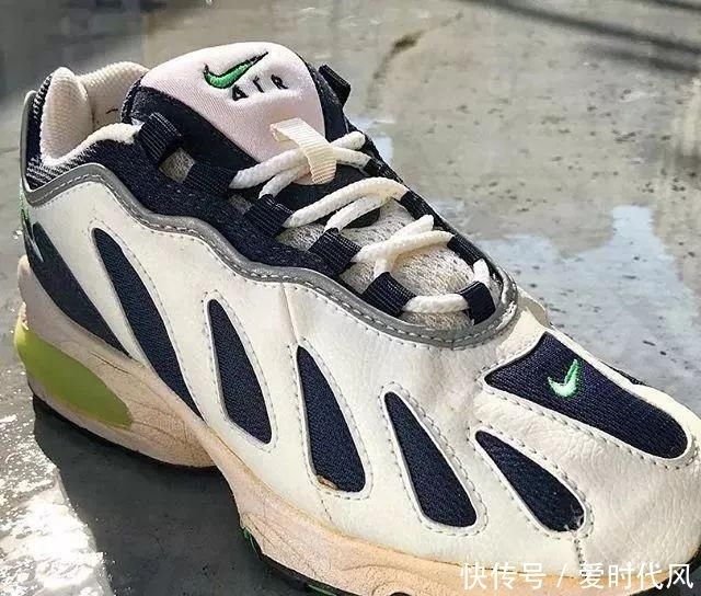 鲜花|球鞋当花瓶,鲜花填充羽绒服?时尚界的环保也太香了