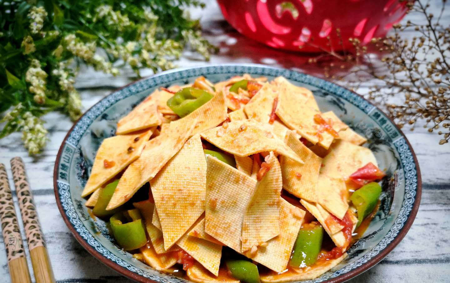  西红柿炒豆|8月不吃肉，也要给孩子吃它，3元一斤，蛋白质含量极高，比肉还香