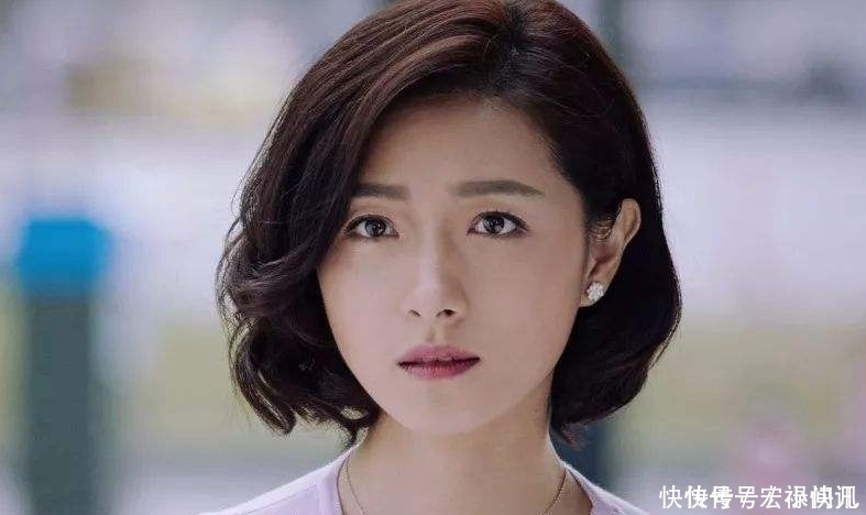 声临其境2|与王鸥不同,万茜穿着简单录节目,原以为很朴素,站起来才懂