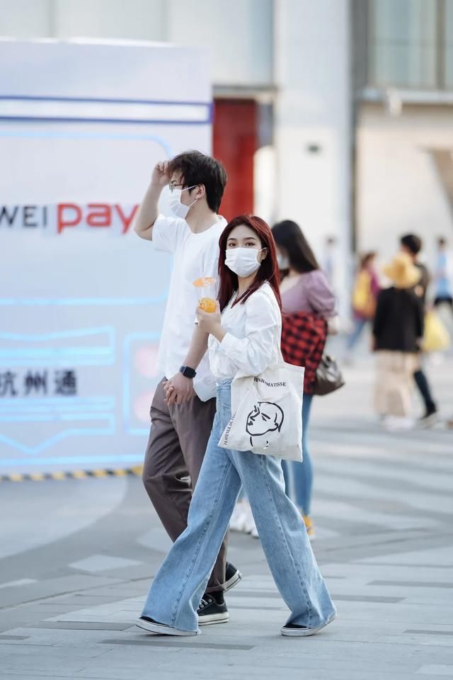  搭配|又是一年毕业季，所有的前程似锦就化作记忆中的白衬衣与白T恤