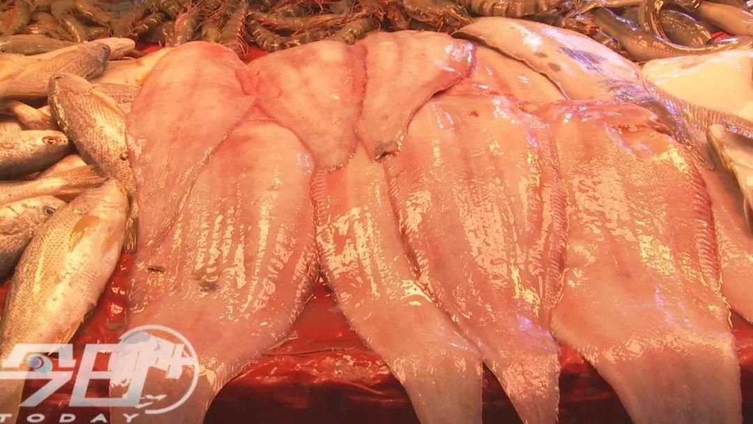 大鱼|青岛海鲜市场现一米多长大鱼！很多老青岛都不认识……