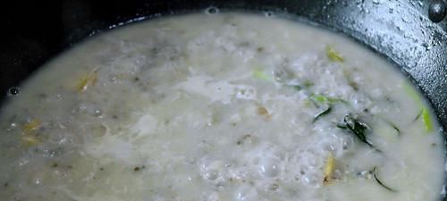  做法|花10元买了一盘小鲫鱼，教你鱼汤面的做法，汤白汁浓，味道鲜美