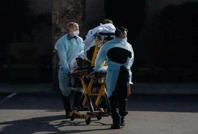 着极大|美媒无奈承认，美国犯下大错