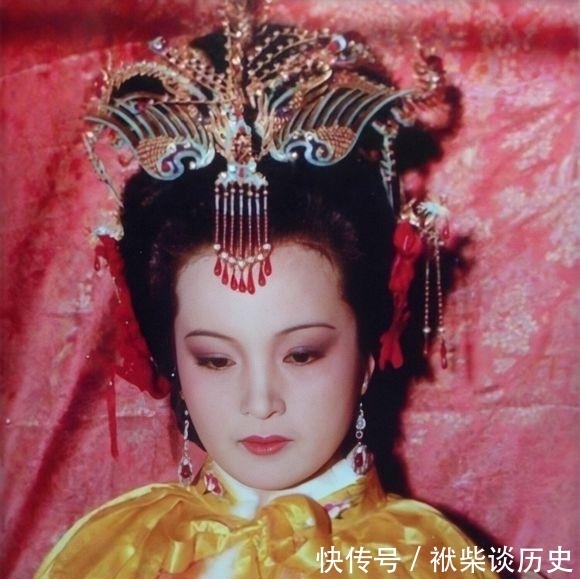 人用|监禁中被人用弓绞死，贾元春死时惨状，被作者用16字写尽