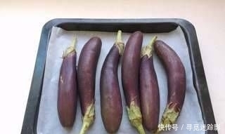  酸爽可口|我怎么能吃油浸蟹味菇拌烤茄子