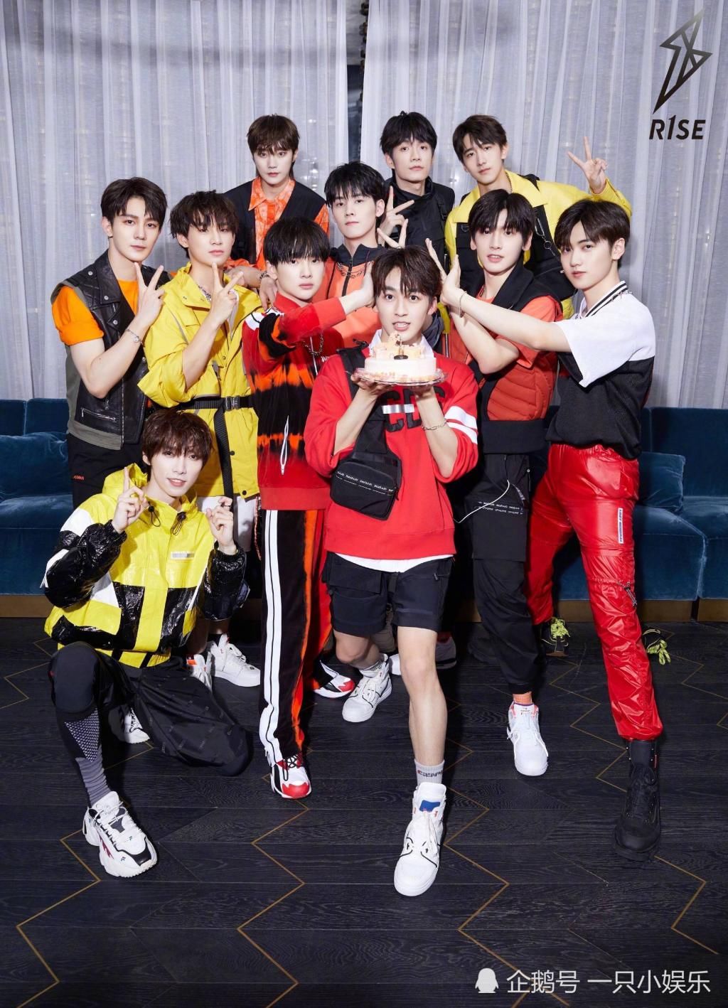  周震南|R1SE残酷现状：周震南踩着众人C位出道，背后有多少“陪跑”？