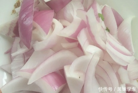 浓稠|炖牛肉时,加上一点“它”,牛肉更易软烂,汤汁浓稠口感好,收藏