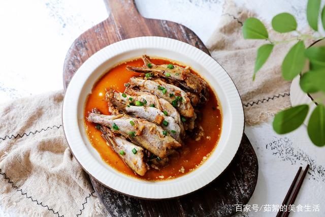 红烧|秋天,就爱这样吃鱼,不清蒸不红烧,酱香入味,大人小孩都爱吃