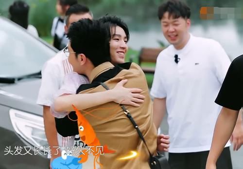 王俊凯|王俊凯回归中餐厅,谁注意林大厨偷偷对他说的话,太心疼了