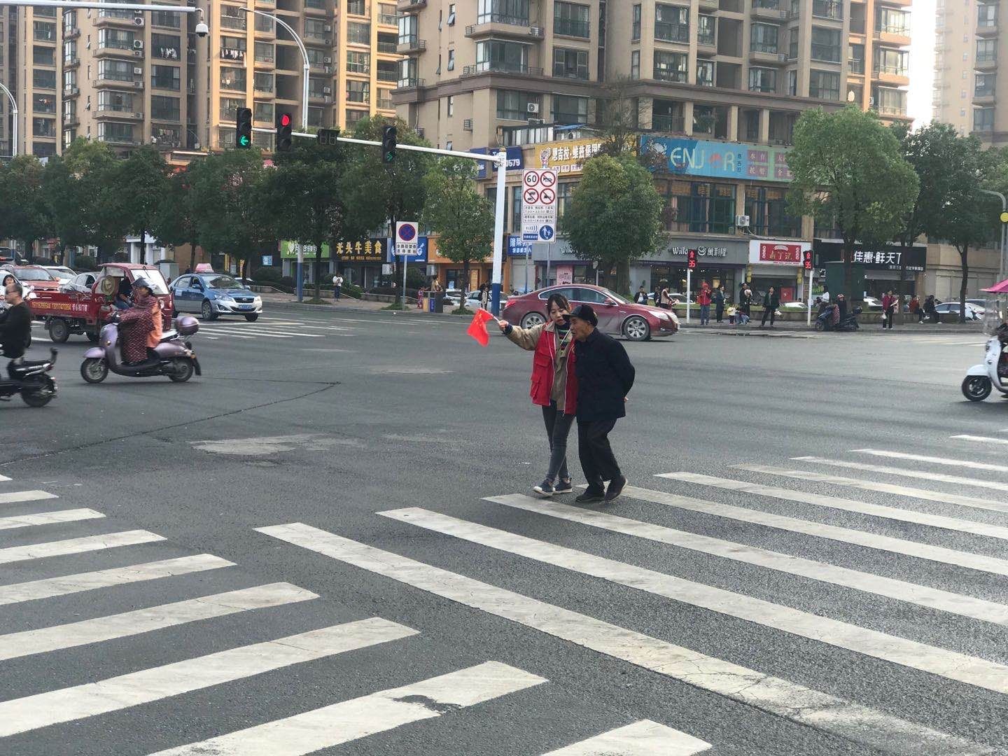 交通|区人社局组织开展文明交通劝导活动