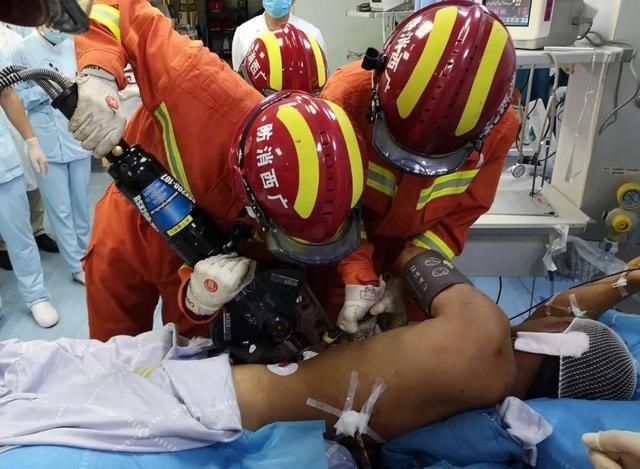  救联动中心|院线播报｜惊心动魄！钢筋插入工友腹部，国壮成功取出