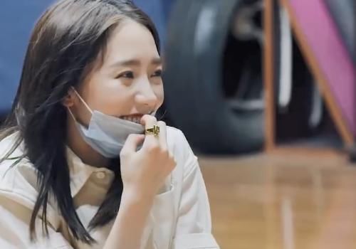  成员|火箭少女告别纪录片将上线，孟美岐伤心的哭了，其他成员安慰