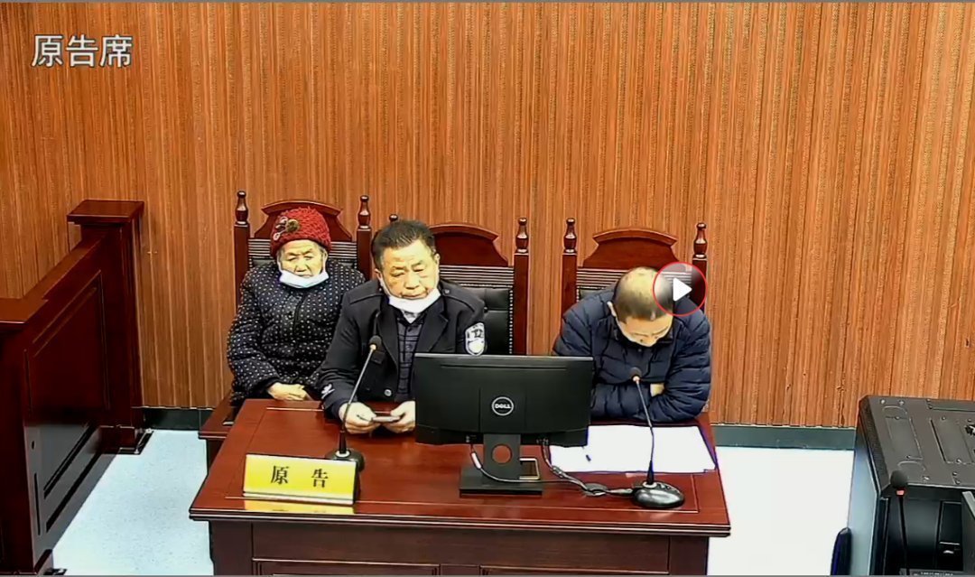 子女|七旬母亲状告四子女不赡养，子女在法庭对母亲态度恶劣，法官当场“发飙”