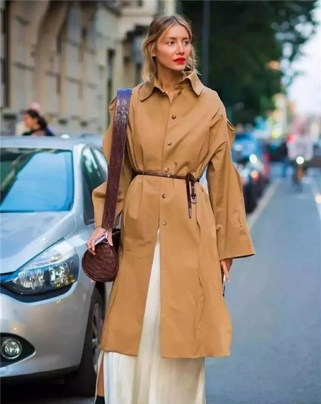  适合|早秋穿风衣怎么搭才好看？这5种“内搭”请收好，上班日常都适合
