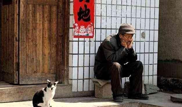 赡养|农村出现的“轮替赡养”现象，老人怎么看，全是无奈