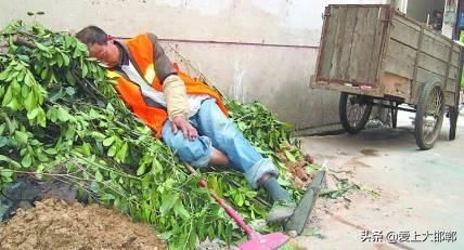  睡梦中|凌晨04:30，发生在邯郸街头的一幕！