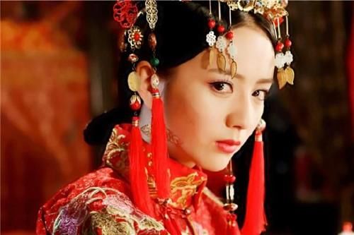 回村|两名妇人同行回村，丢失钱财发生口角，大人未戳破小偷行为