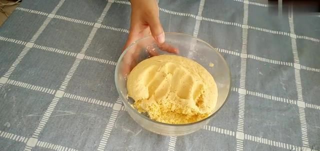  窝窝头|玉米面窝窝头的做法，吃起来口感饱满，比馒头都香！