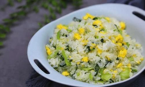  清清爽爽|10分钟炒饭，调味只要1勺盐，清清爽爽，夏天吃正好