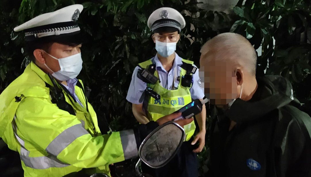  退休|珠海多名退休老伯犯同一种错被警察查获！最大年纪超过70岁！