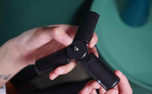  拍出|稳定器越贵越好？飞宇稳定器，低成本玩大动作，还能拍出电影效果