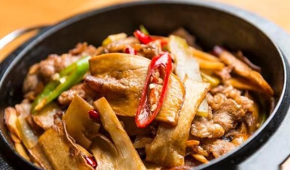  牛肉|香煎茄子，牛肉血旺，香辣土豆片，炖牛腩的做法