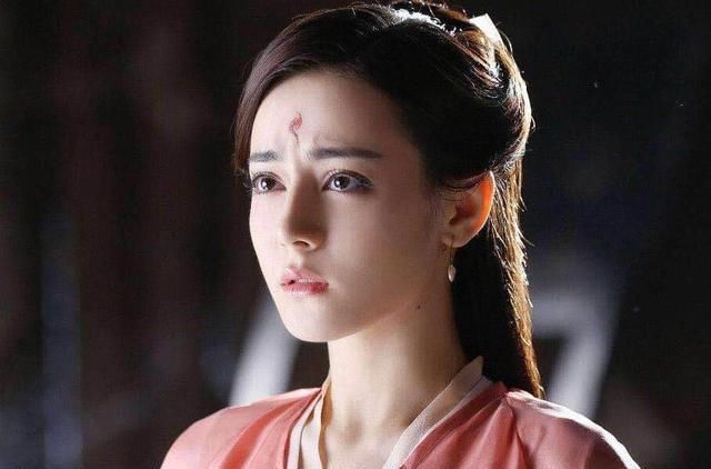 观众|迪丽热巴超话粉丝破700万,排名第一超越杨幂赵丽颖