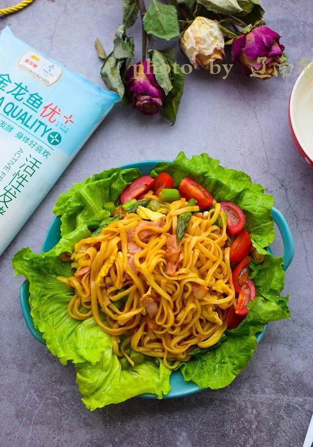  炒面|孩子最馋这种面条，比捞面香比焖面快，隔三差五都要吃一次