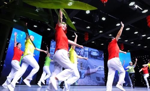 知识|“最美出行”广场舞普及交通安全知识