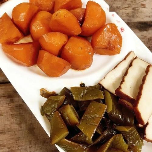 崇州|崇州味道,万春老卤的鸭头,一口咬下去