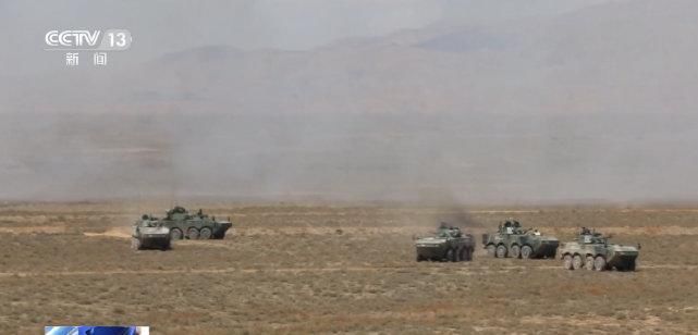  装备|跨越-2020青铜峡A演习震撼画面，战车塞满山谷，红军又打输了