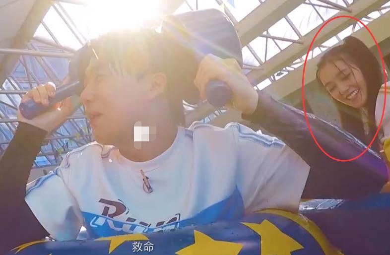  分不出|《奔跑吧》嘉宾集体脱妆，看到baby和蒋依依的素颜，分不出谁是00后