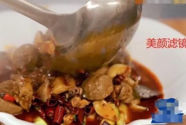 不吃|后期老师手滑关美颜,看清林大厨失去滤镜下的美食,网友:白给都不吃