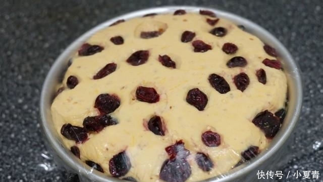 低筋面粉|早餐蒸个南瓜发糕,口感松软不粘牙,好吃不上火,孩子说比蛋糕香