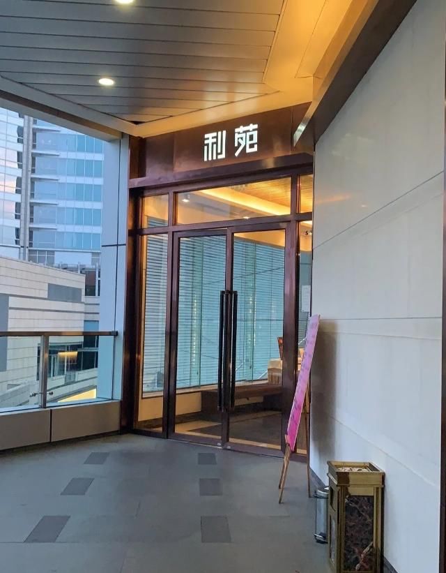 终生|这家粤菜老店为何如此低调红火?就这道冰烧三层肉就让你终生难忘