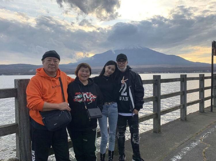  飞机|潘玮柏老婆有多壕！名牌包包、豪宅、飞机都有，身材不输女明星