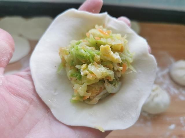 皮薄|包子的简单做法,无需发面,现包现吃,个个皮薄筋道馅儿香