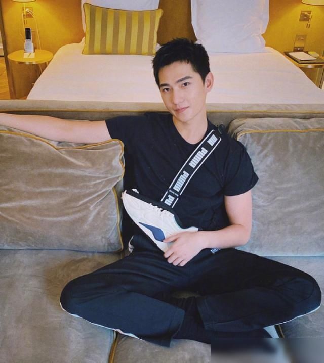  来得及|杨洋时隔5年再参加真人秀，看清节目女嘉宾名单，后悔还来得及！