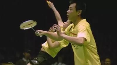  方向|羽毛球杀球时手腕绝不能下压，等你明白了，你的杀球就彻底解放了