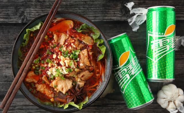 肉片|【川味家常快手菜】麻辣鲜香的爽辣水煮肉片，口水吞了又吞