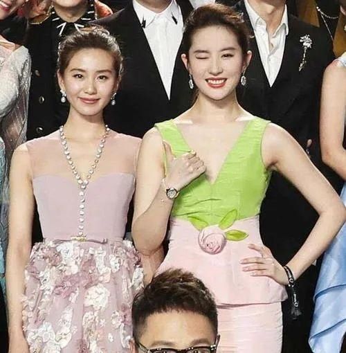  垫底|别骂了，白敬亭已经在四大墙头里垫底了