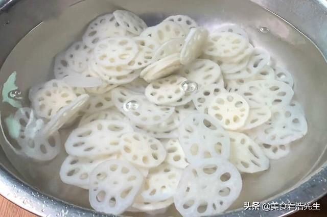  受欢迎|天热凉拌菜更受欢迎，这道凉拌菜做法，酸辣脆爽，美味又下饭