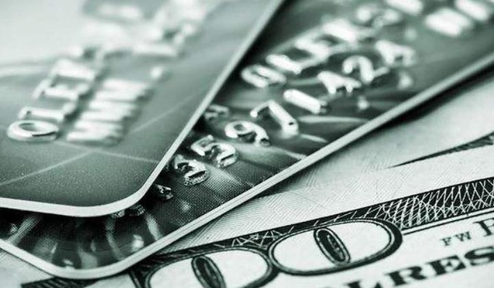 上门|信用卡催收连发七条消息，表示要上门家访，负债人看完笑了