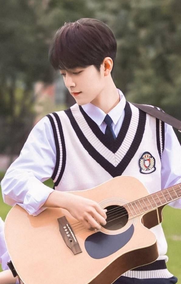 丁禹兮|10位男星穿校服!《以家人之名》宋威龙、罗云熙、丁禹兮都是顶级校园男神