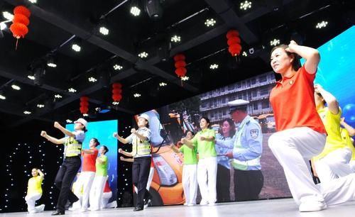 知识|“最美出行”广场舞普及交通安全知识