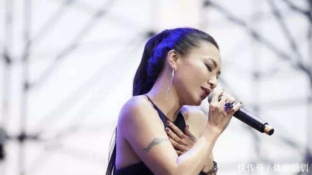 唱歌|天后被当场教唱歌,场面一度很尴尬,张学友当年说的真心没错