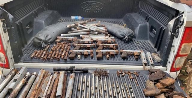  弹药|各国警方展示查获的非法自制枪械 疫情当前贼心不死 用铁管造黑枪