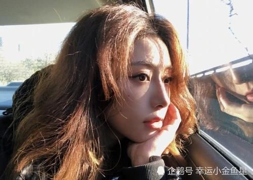  到底|周梓倩曝光喻言《青你2》决赛造型，到底是无心之失还是故意而为