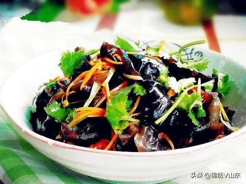  午餐|晒一下我家的午餐，有荤有素，好吃入味，一家6口挺适合