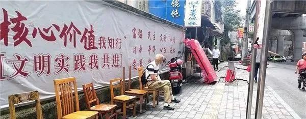  小车|一老人今晨在贵阳小车河游泳，意外溺水，消防正在搜救！